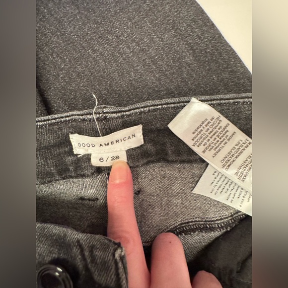 GOOD AMERICAN CHARCOAL GRAY SKINNY JEANS SIZE 6 26.5” INSEAM - Picture 3 of 3